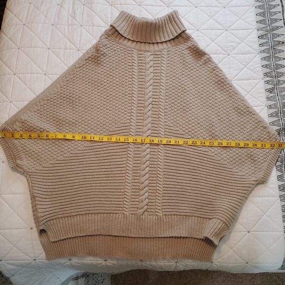 Peter Scott cashmere and merino wool blend sweater cable knit poncho! Si… - Picture 6 of 9
